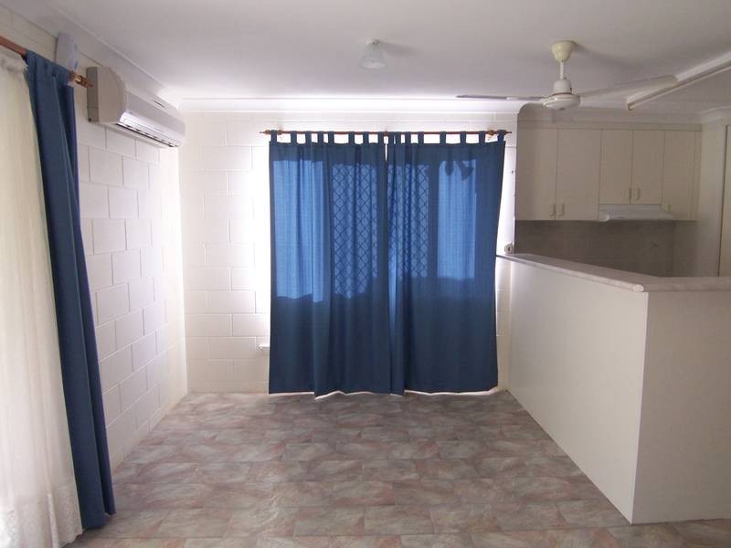 6 Fishtail St., Kirwan QLD 4817