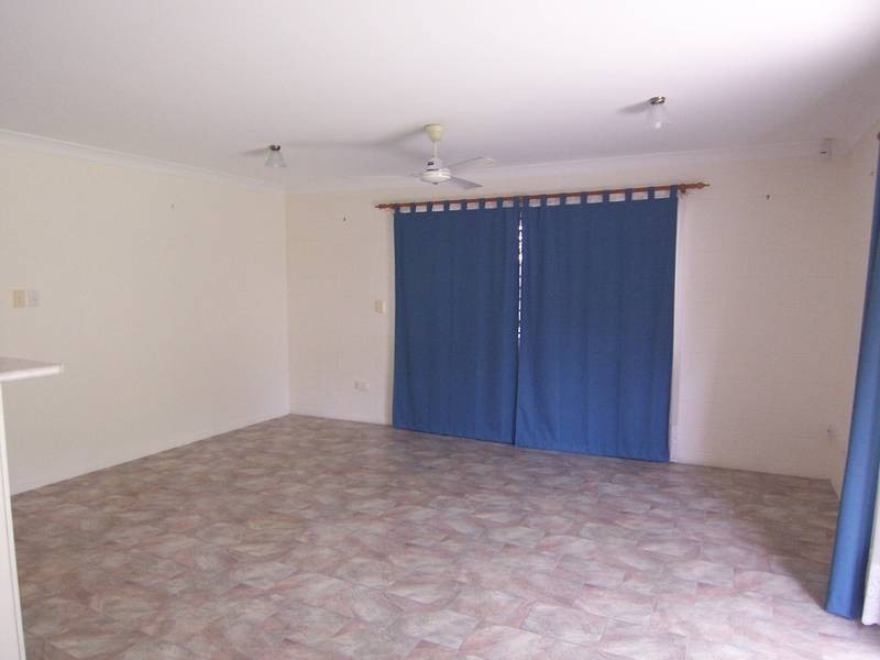 6 Fishtail St., Kirwan QLD 4817