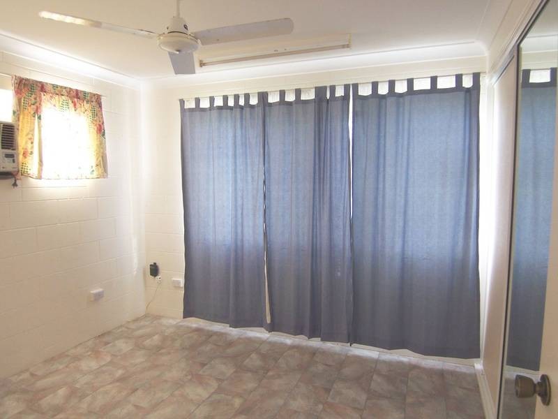 6 Fishtail St., Kirwan QLD 4817