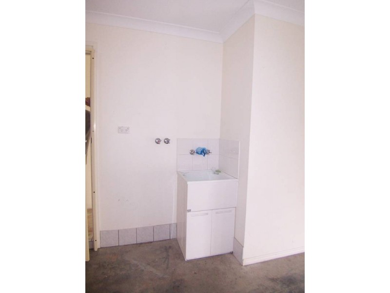 6 Fishtail St., Kirwan QLD 4817