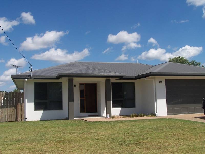 8 Moor Court, Kelso QLD 4815