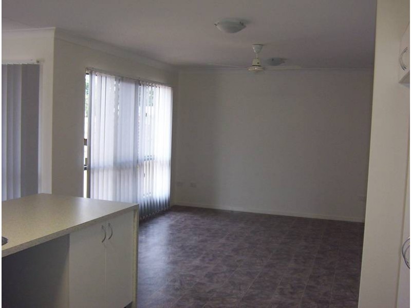 8 Moor Court, Kelso QLD 4815