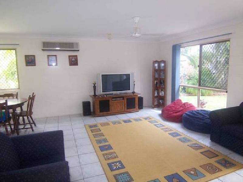 2 Riovista Way, Kirwan QLD 4817