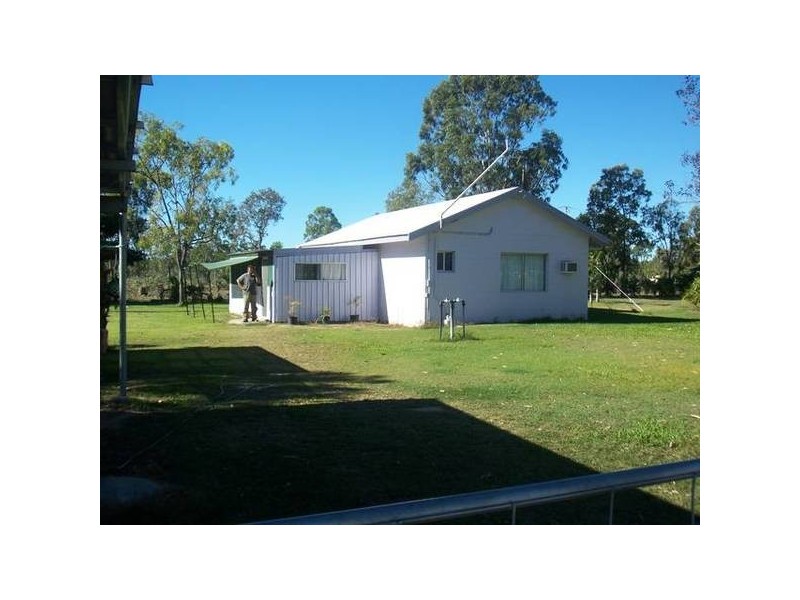 9 Holstein St., Black River QLD 4818