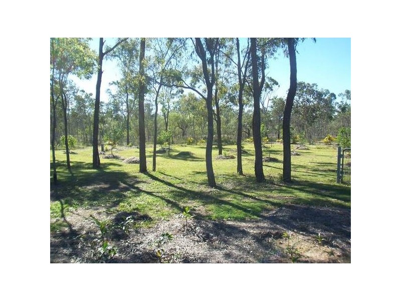 9 Holstein St., Black River QLD 4818