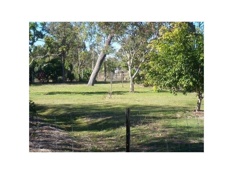 9 Holstein St., Black River QLD 4818