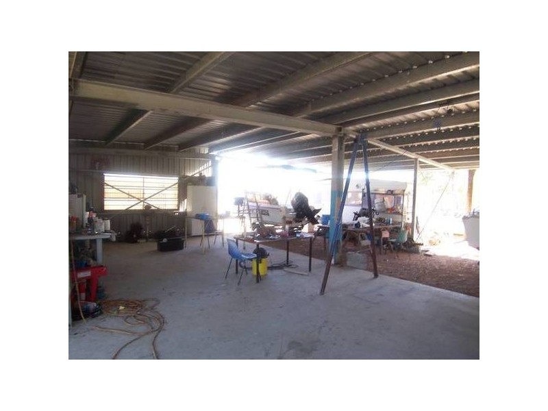 9 Holstein St., Black River QLD 4818