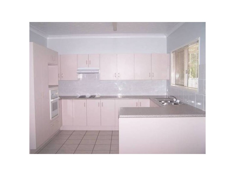 Sandstone Dve., Kirwan QLD 4817