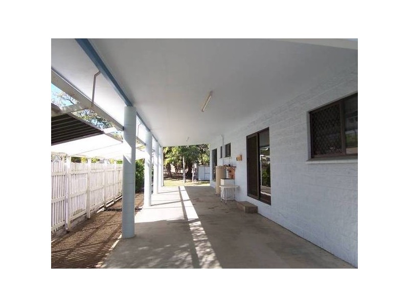 Frank Randall Dve., Cungulla QLD 4816