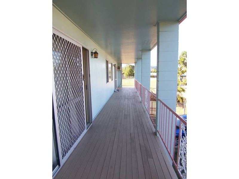 52 Lanark St., Kirwan QLD 4817