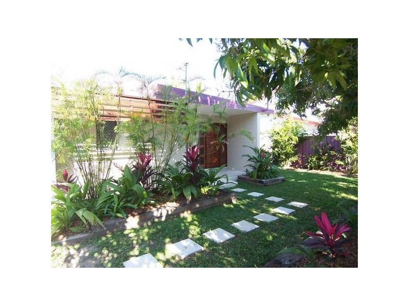 212 Pinnacle Drive, Rasmussen QLD 4815