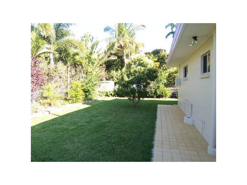 212 Pinnacle Drive, Rasmussen QLD 4815