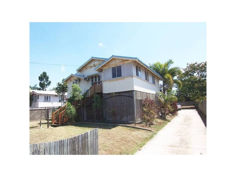 13 Kitchener Rd., Pimlico QLD 4812