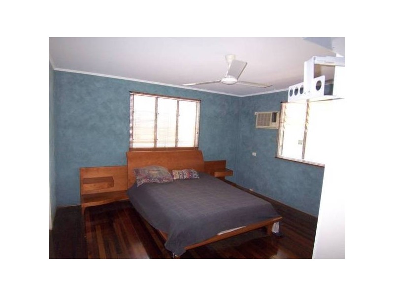 13 Kitchener Rd., Pimlico QLD 4812