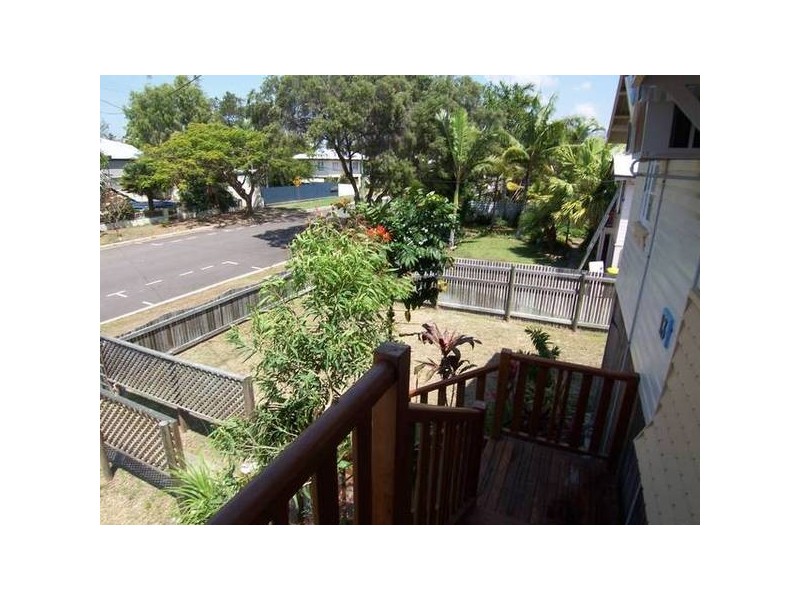 13 Kitchener Rd., Pimlico QLD 4812