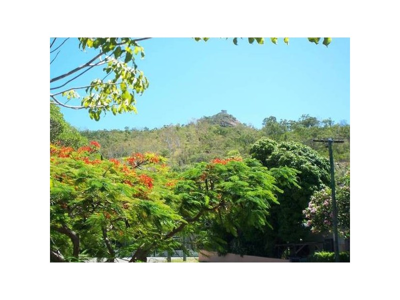 4 James Street, West End QLD 4810