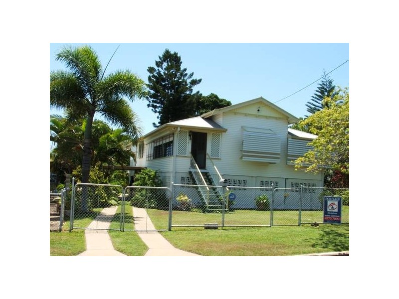 4 James Street, West End QLD 4810