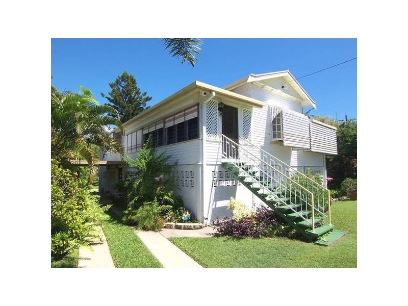 4 James Street, West End QLD 4810