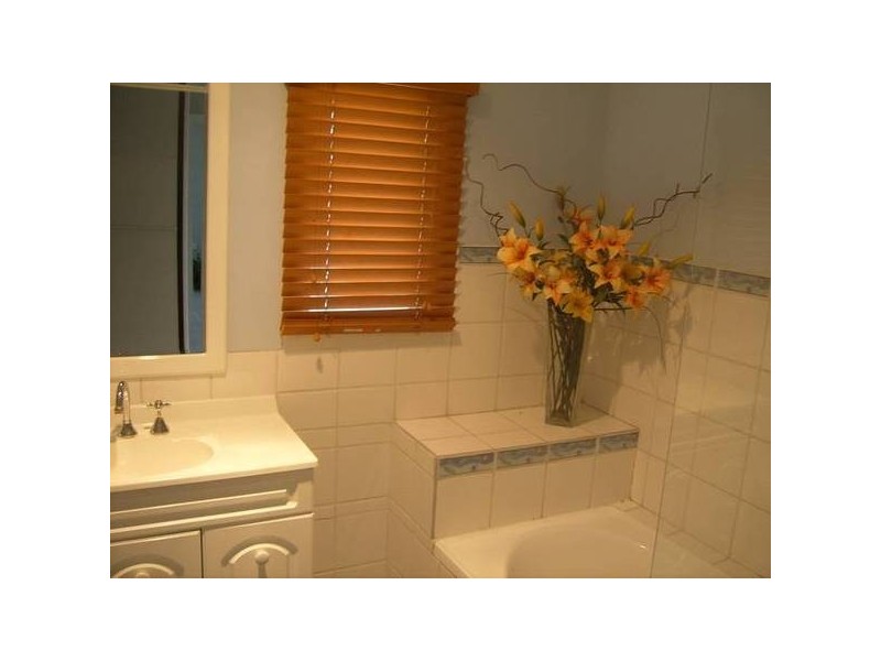 6 Miles Ave., Kelso QLD 4815