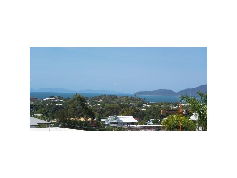 11 Stanton Terrace, North Ward QLD 4810