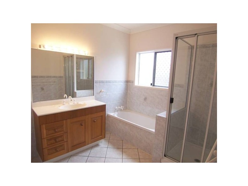 13 Feeney Ave, Rasmussen QLD 4815