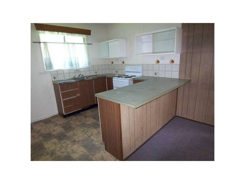 11 Yut Fay Ave, Kelso QLD 4815