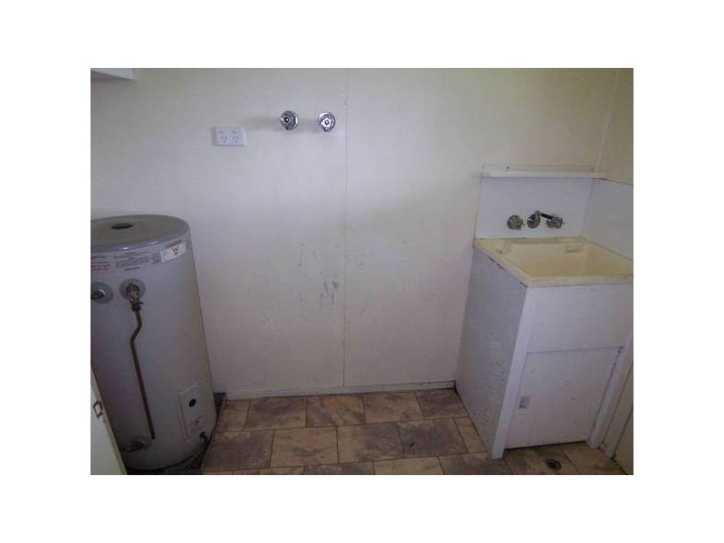 11 Yut Fay Ave, Kelso QLD 4815