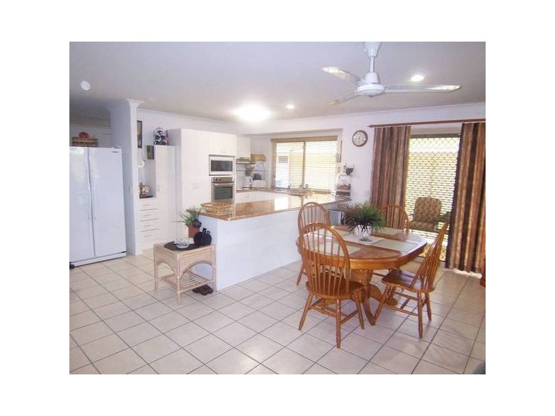 16 Dickenson Place, Kirwan QLD 4817