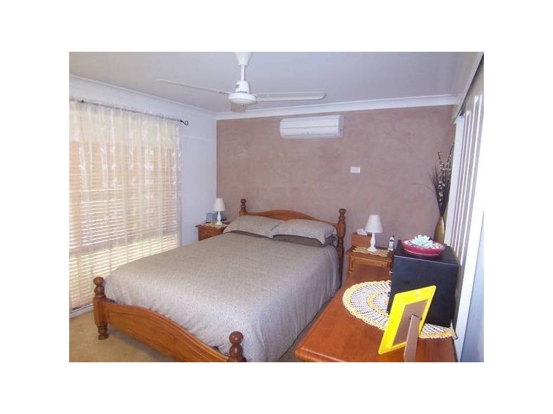 16 Dickenson Place, Kirwan QLD 4817