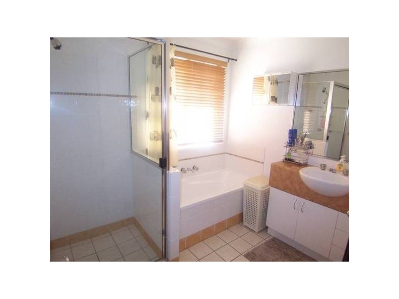 16 Dickenson Place, Kirwan QLD 4817