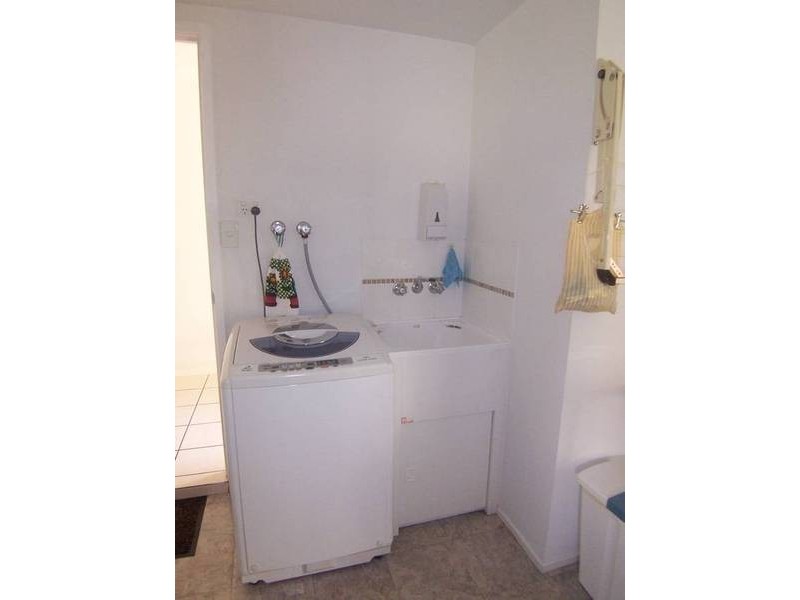 16 Dickenson Place, Kirwan QLD 4817