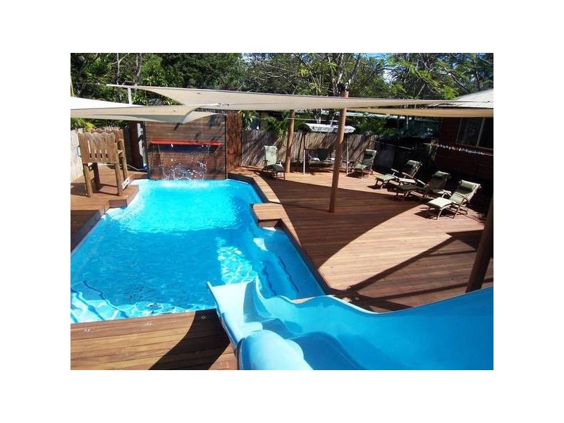 6 Island Street, Saunders Beach QLD 4818