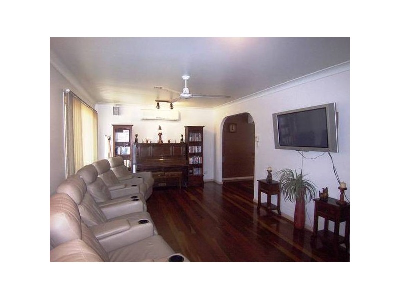 6 Island Street, Saunders Beach QLD 4818