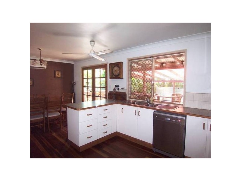 6 Island Street, Saunders Beach QLD 4818