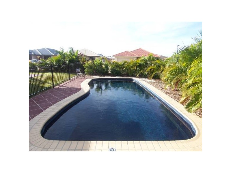 10 Sheerwater Pde, Douglas QLD 4814