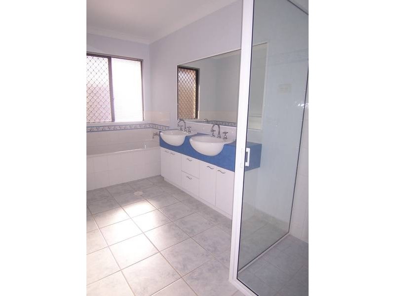 10 Sheerwater Pde, Douglas QLD 4814