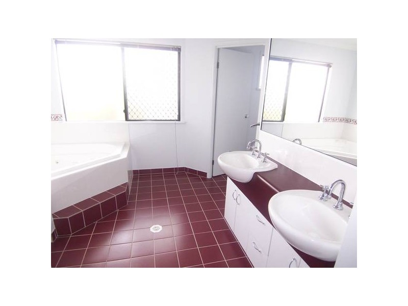 10 Sheerwater Pde, Douglas QLD 4814