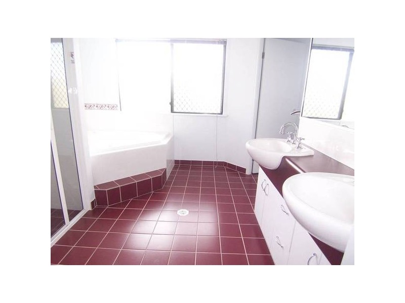 10 Sheerwater Pde, Douglas QLD 4814