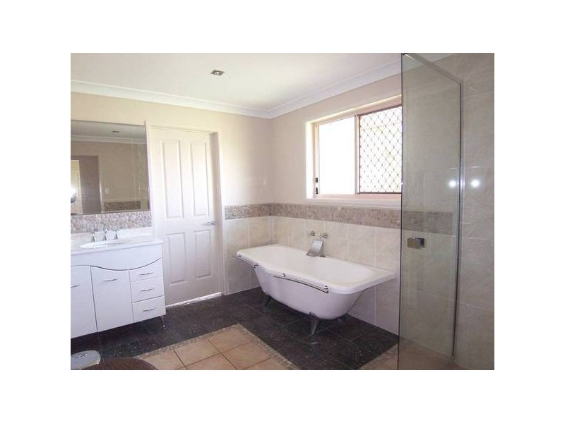 8. Elberry Crescent, Kelso QLD 4815