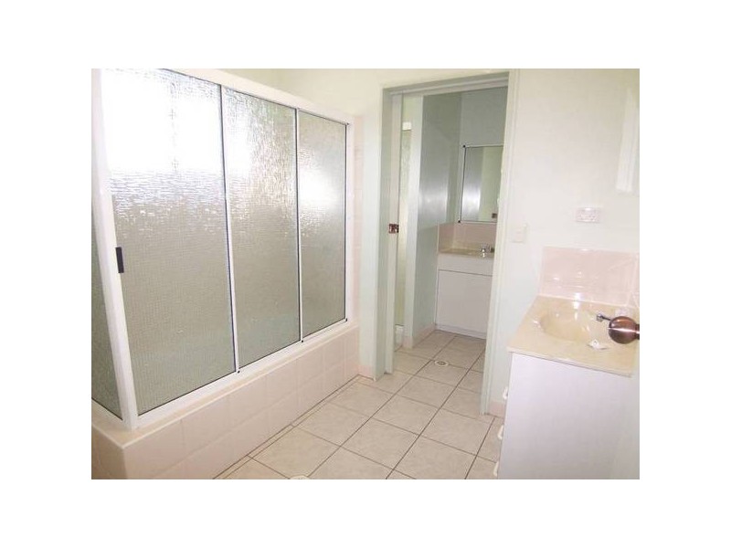 24 Redwood Ct, Kirwan QLD 4817