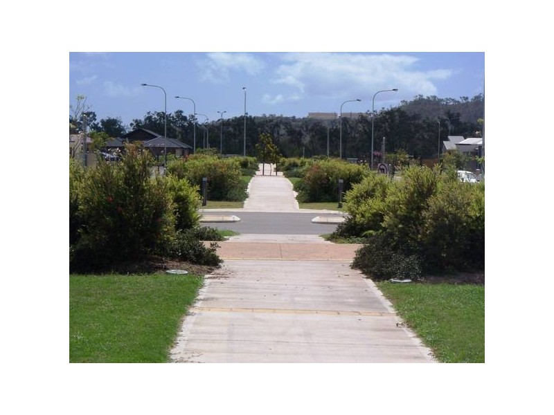 7 Laurie Motti Parade, Kirwan QLD 4817