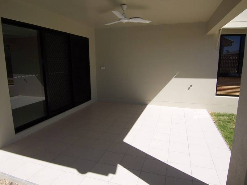 25 Laurie Motti Pde, Kirwan QLD 4817