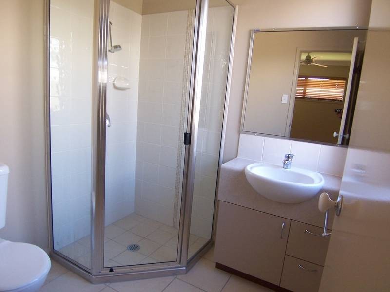 25 Laurie Motti Pde, Kirwan QLD 4817