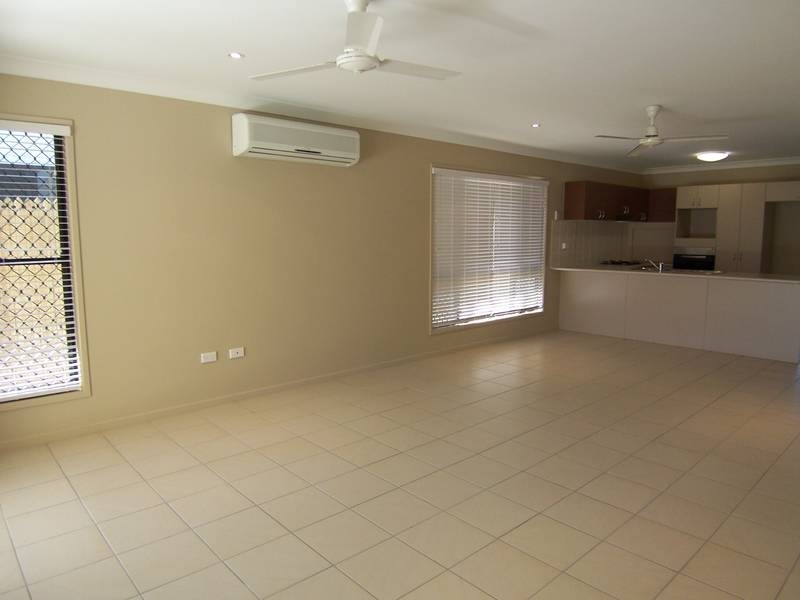 25 Laurie Motti Pde, Kirwan QLD 4817