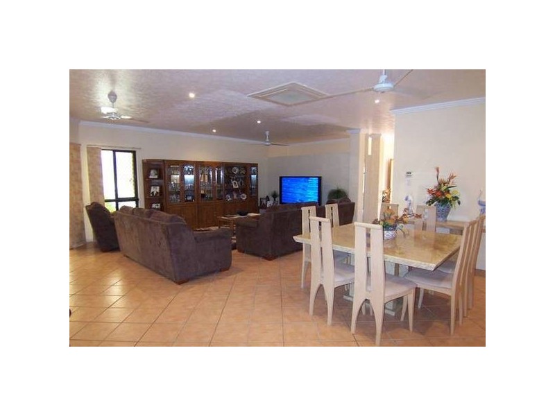 8 Barwin Ct, Douglas QLD 4814