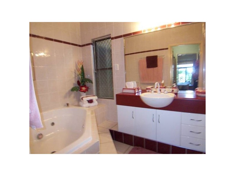 8 Barwin Ct, Douglas QLD 4814