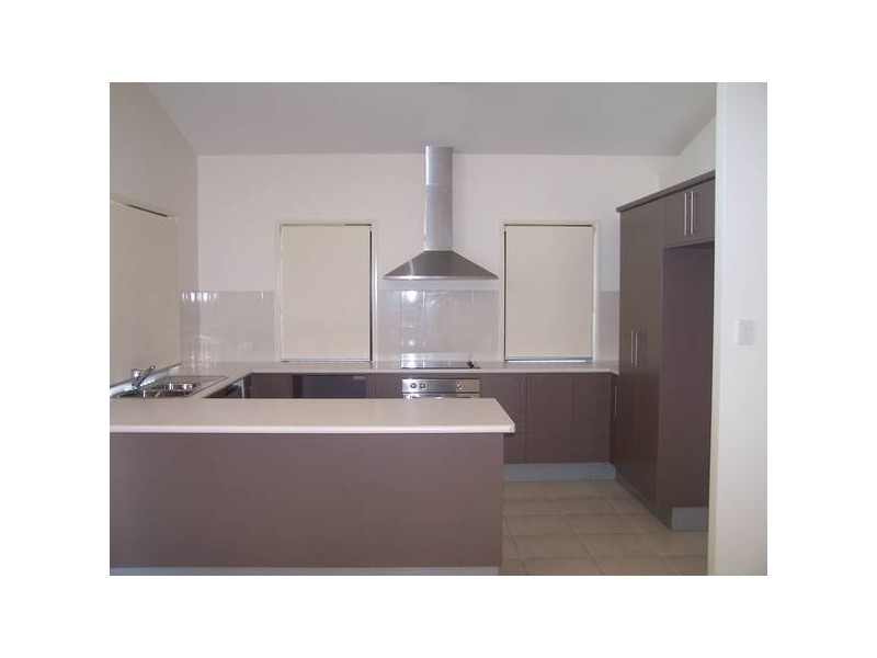 Bushland Beach QLD 4818