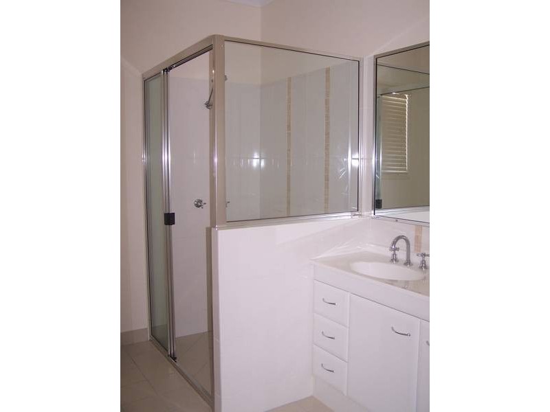 Bushland Beach QLD 4818