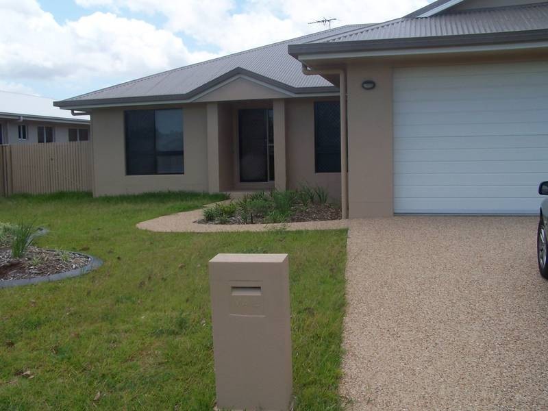 Bushland Beach QLD 4818