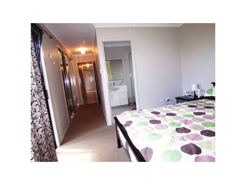 7 Laurie Motti Parade, Kirwan QLD 4817